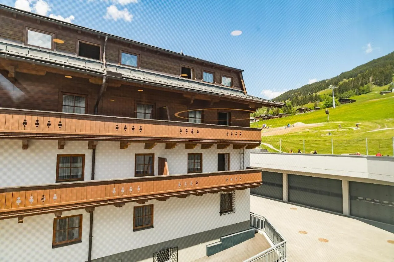 Appartements Bernhofer Saalbach-Hinterglemm Apartment